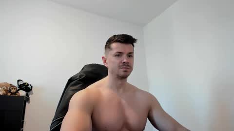 Snapshot of alphagodleatherking92 chatting on 05-07-26, 07:25 LeatherMaster online show from 05-07-26, 07:25