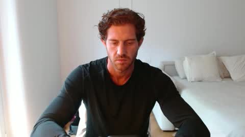 alphahung23 online show from 10-22-25, 09:20