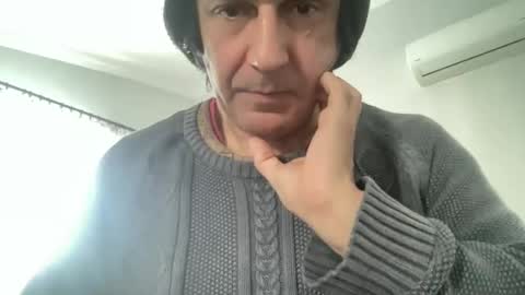 Snapshot of alphandre chatting on 01-26-25, 07:10 AlphAndre online show from 01-26-25, 07:10