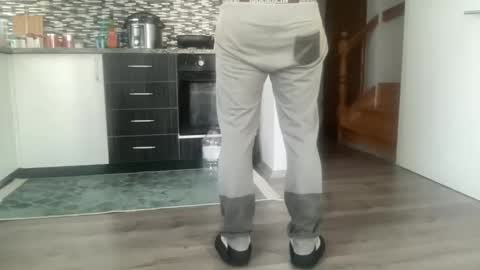 Snapshot of alphandre chatting on 03-06-25, 07:03 AlphAndre online show from 03-06-25, 07:03