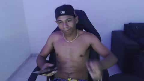 alphas_latins online show from 03-15-26, 07:53