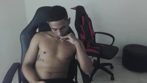 alphas_latins online show from 05-04-26, 02:29