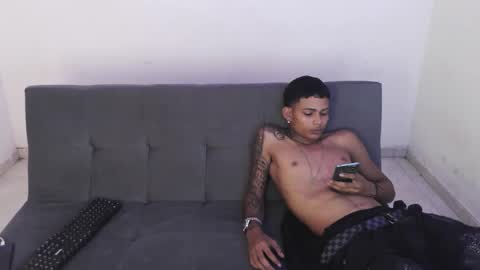 alphas_latins online show from 06-06-26, 06:18