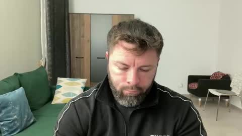 Jhonny online show from 12-16-24, 03:40