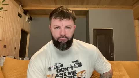 Jhonny online show from 11-30-25, 03:54