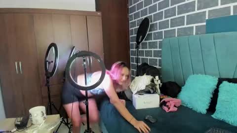 Snapshot of alterego1__ chatting on 09-23-25, 12:19 Alter online show from 09-23-25, 12:19
