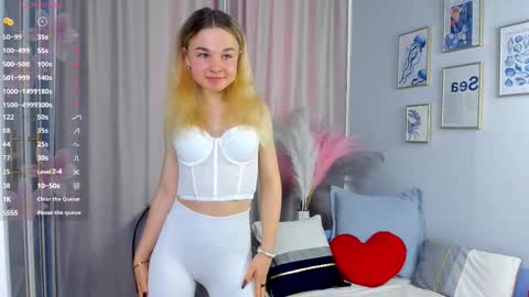 Snapshot of althenabrach chatting on 10-12-25, 09:30 Betty online show from 10-12-25, 09:30