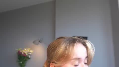 Snapshot of aluntick chatting on 06-26-26, 02:32 Amelia NEXT STREAM online show from 06-26-26, 02:32