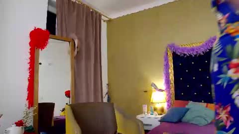Snapshot of alura_jenson_ chatting on 06-18-26, 11:53 Alura Jenson online show from 06-18-26, 11:53