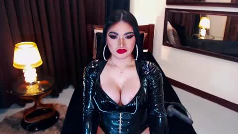 Snapshot of alurajhenson chatting on 06-11-26, 03:37 Alura Jhenson online show from 06-11-26, 03:37