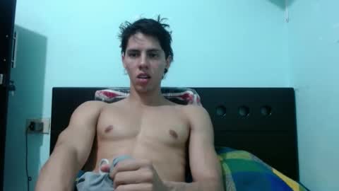 alvarodancer online show from 10-06-25, 04:04