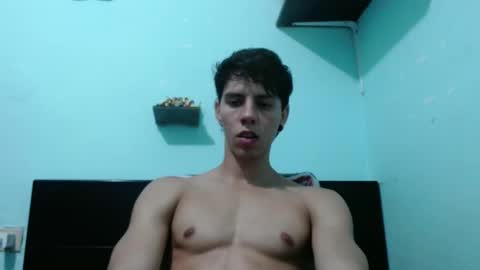 alvarodancer online show from 10-08-25, 02:25