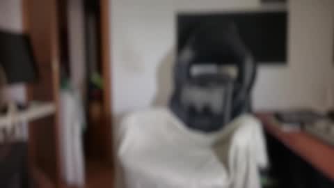 Snapshot of alvarooo1111 chatting on 12-22-25, 12:40 Balearicsex11 online show from 12-22-25, 12:40