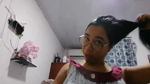 analia online show from 10-27-25, 02:59