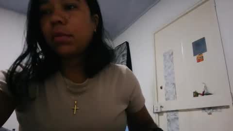 Snapshot of aly826805 chatting on 01-12-26, 06:07 analia online show from 01-12-26, 06:07