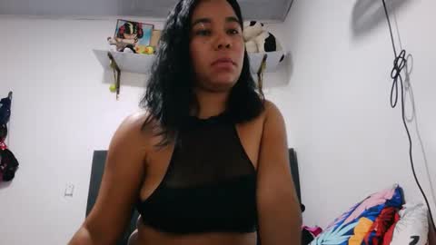 Snapshot of aly826805 chatting on 02-15-26, 02:19 analia online show from 02-15-26, 02:19