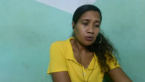 Snapshot of alyahtah chatting on 06-20-26, 06:11 alyahtah online show from 06-20-26, 06:11