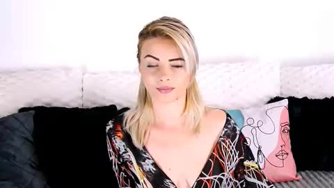 aly online show from 11-19-25, 11:10