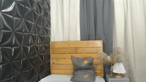 your asian dominantrix kneelobeyan beg online show from 04-20-26, 06:53