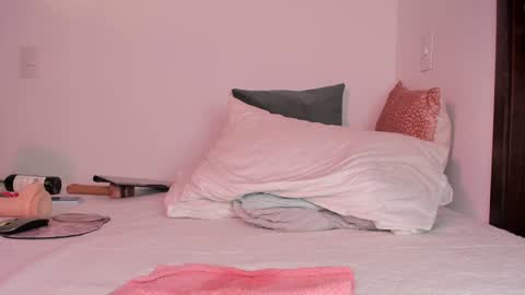 Aly Instg oficial alyjones  Lush and Domi love toys are on online show from 01-09-25, 07:40