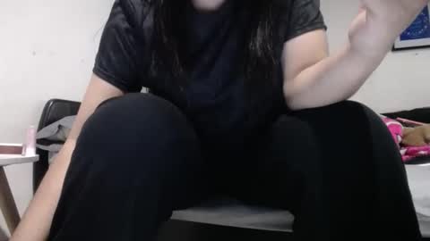 Alyn Maria online show from 11-19-25, 02:22