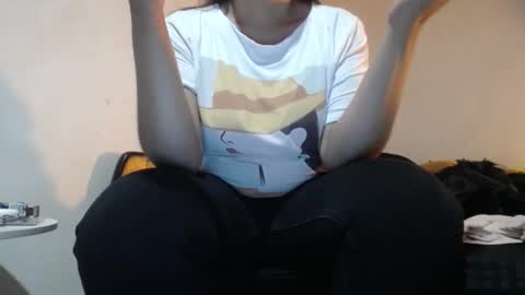 Snapshot of alynfoxx chatting on 04-14-26, 03:12 Alyn Maria online show from 04-14-26, 03:12