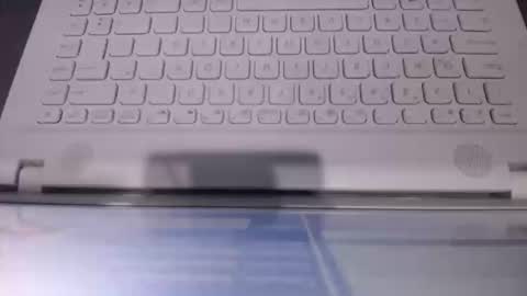 Snapshot of alynfoxx chatting on 05-08-26, 01:44 Alyn Maria online show from 05-08-26, 01:44