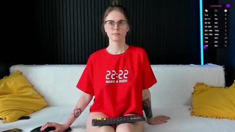 Snapshot of alyona_24 chatting on 03-14-26, 01:16 Alena online show from 03-14-26, 01:16