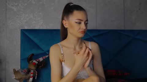 Alyse online show from 01-26-25, 06:06