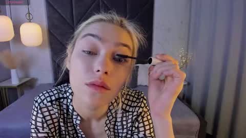 Snapshot of alysiasun chatting on 09-11-25, 05:29 Alysia online show from 09-11-25, 05:29