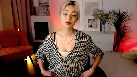 Snapshot of alysiasun chatting on 09-30-25, 02:11 Alysia online show from 09-30-25, 02:11