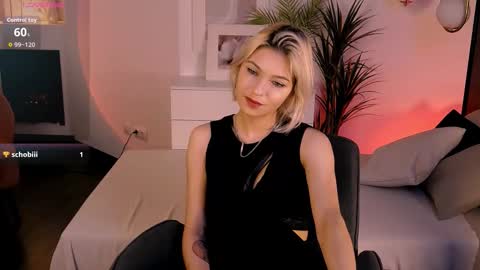 Snapshot of alysiasun chatting on 10-20-25, 03:01 Alysia online show from 10-20-25, 03:01