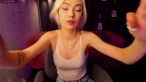 Snapshot of alysiasun chatting on 11-15-25, 02:35 Alysia online show from 11-15-25, 02:35