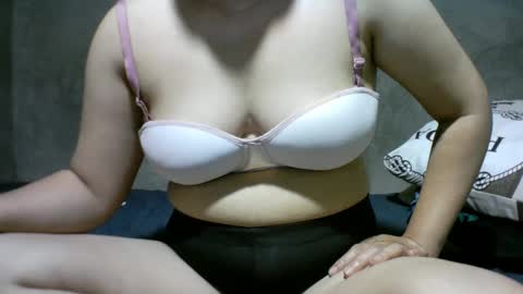 Snapshot of alyssa_hope chatting on 02-04-25, 11:27 alyssa_hope online show from 02-04-25, 11:27