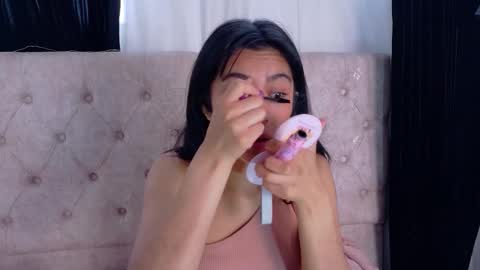 Snapshot of alyssa_joness chatting on 01-14-26, 01:50 alyssa_joness online show from 01-14-26, 01:50