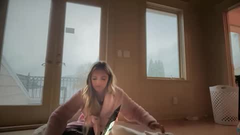 Snapshot of alyssastonee chatting on 12-15-25, 06:12 alyssastonee online show from 12-15-25, 06:12