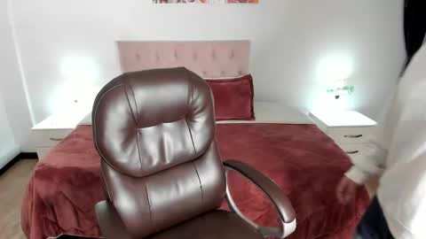 alyssia wolds online show from 02-07-25, 12:17