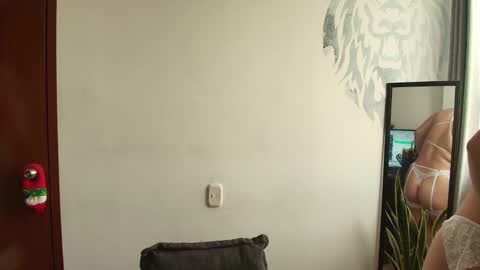 alyssia wolds online show from 11-10-25, 11:20