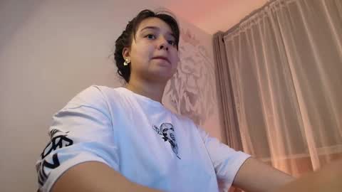 alyssia wolds online show from 11-19-25, 01:05