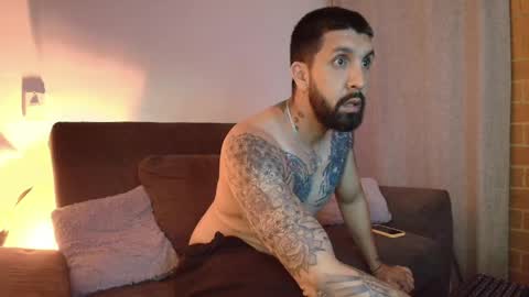 Snapshot of alyssia_wolds_1 chatting on 05-20-26, 01:56 alyssia wolds online show from 05-20-26, 01:56