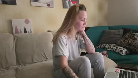 Snapshot of alythea chatting on 03-17-26, 09:45 Aly online show from 03-17-26, 09:45