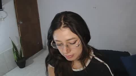 Snapshot of alythia chatting on 05-21-26, 02:40 alythia online show from 05-21-26, 02:40