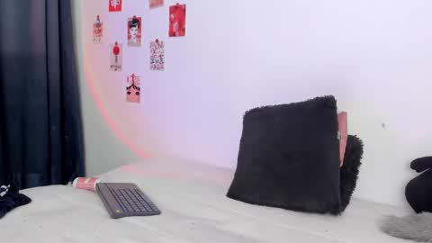 Snapshot of alyxroses chatting on 01-27-25, 02:10 online show from 01-27-25, 02:10