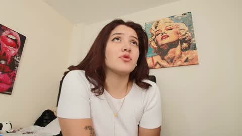 Isabella online show from 01-19-25, 07:58