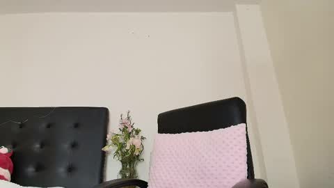 Isabella online show from 03-08-25, 07:53