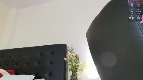 Isabella online show from 03-11-25, 01:59