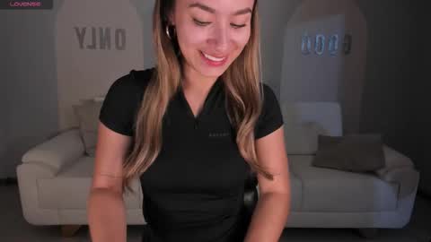 Snapshot of amaiahaywood chatting on 10-31-25, 07:59 Amaia Haywood online show from 10-31-25, 07:59