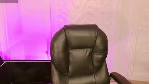 Snapshot of amaiahaywood chatting on 11-19-25, 04:01 Amaia Haywood online show from 11-19-25, 04:01