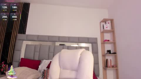 Amaia  online show from 12-15-25, 07:40