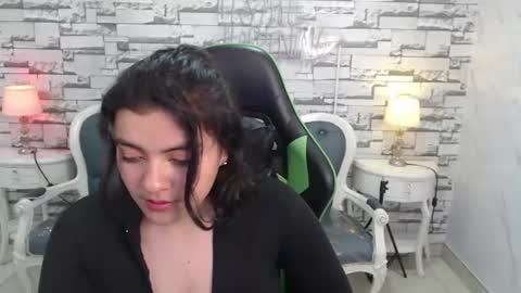 amalia_a online show from 07-28-26, 01:43
